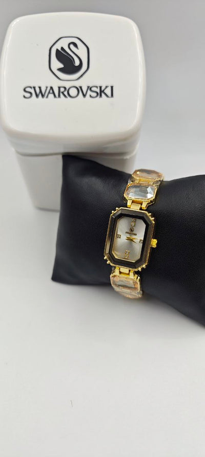 SWAROVSKİ ELMAS TAŞLI BAYAN SAATİ