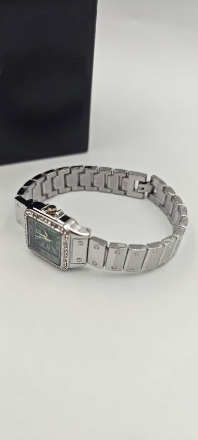 GÜMÜŞ RENK İÇİ SİYAH BAYAN SAATİ