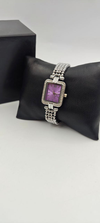 GÜMÜŞ RENK İÇİ MOR BAYAN SAATİ