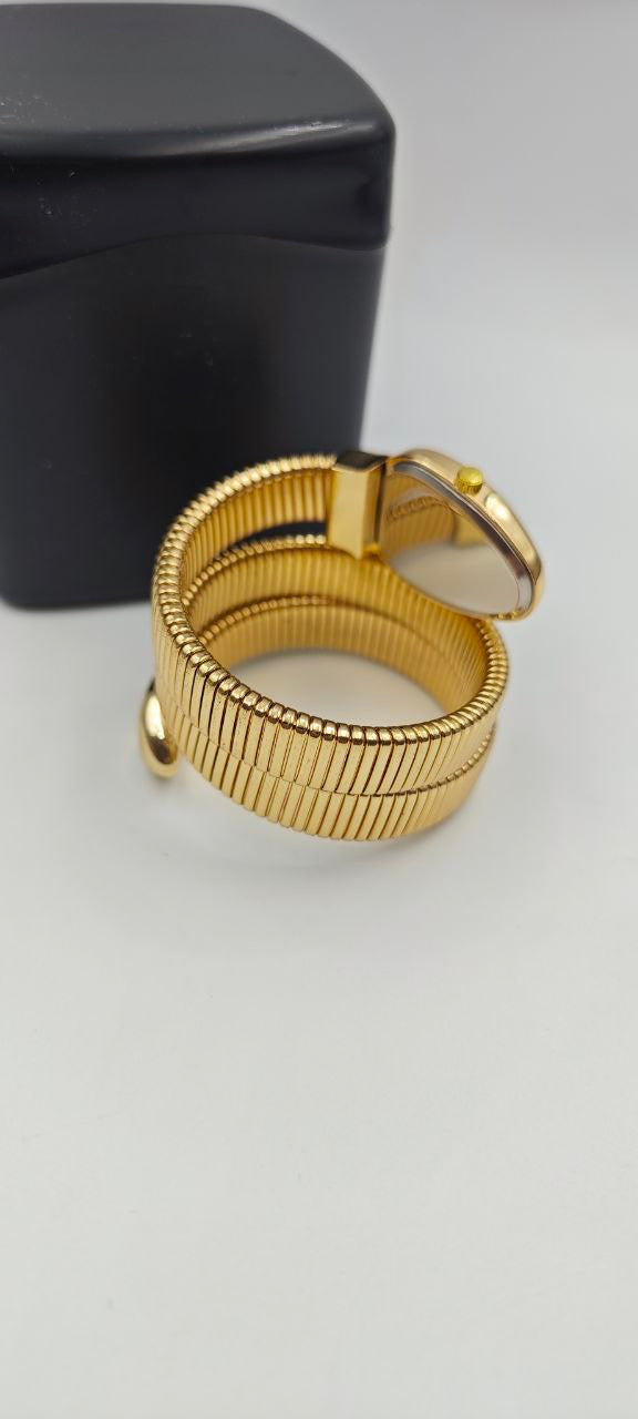 YILAN GOLD İÇİ SİYAH BAYAN SAATİ