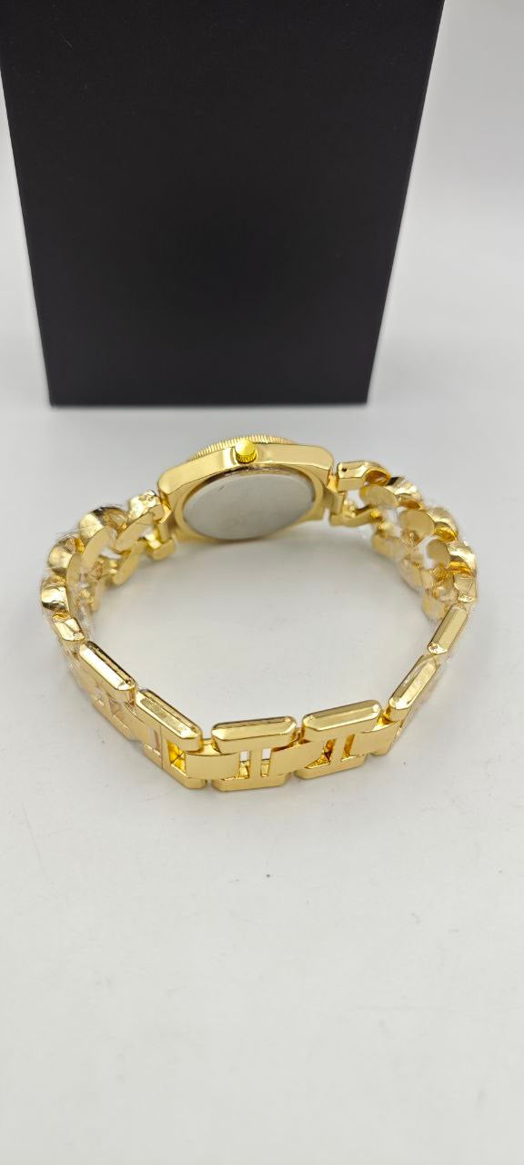 GURME GOLD İÇİ SİYAH BAYAN SAAT