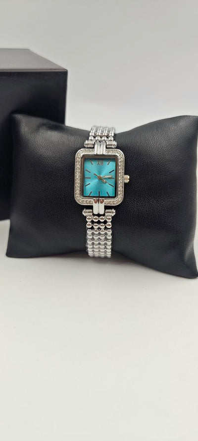 GÜMÜŞ RENK İÇİ GÖKYÜZÜ MAVİSİ BAYAN SAATİ