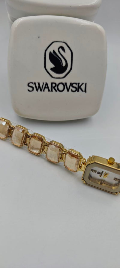 SWAROVSKİ ELMAS TAŞLI BAYAN SAATİ
