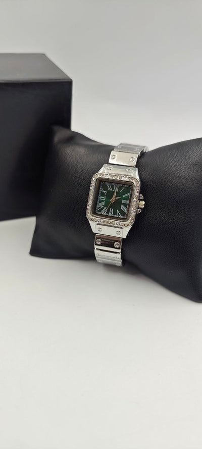 GÜMÜŞ RENK İÇİ SİYAH BAYAN SAATİ