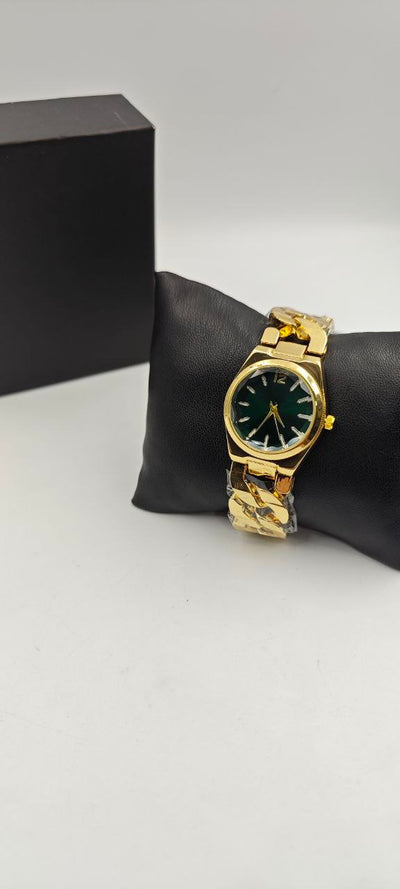 GURME GOLD İÇİ SİYAH BAYAN SAAT