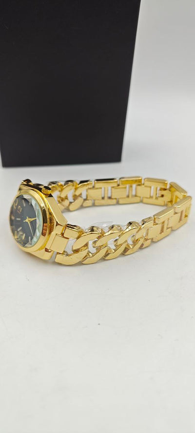 GURME GOLD İÇİ SİYAH BAYAN SAAT