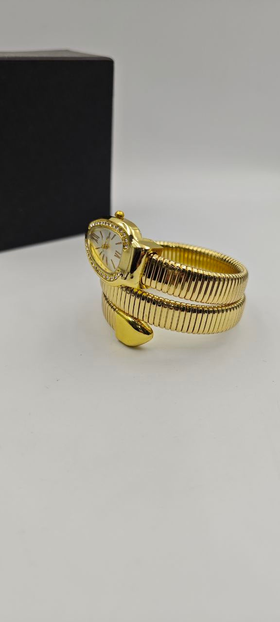 BAYAN YILAN MODEL SAAT