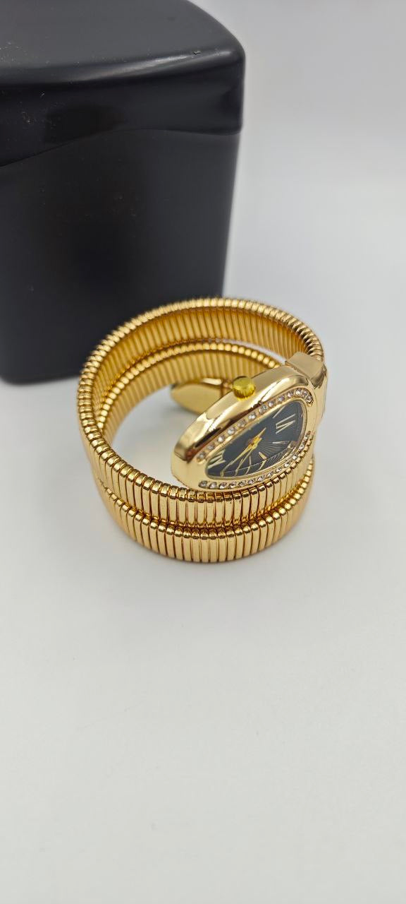 YILAN GOLD İÇİ SİYAH BAYAN SAATİ