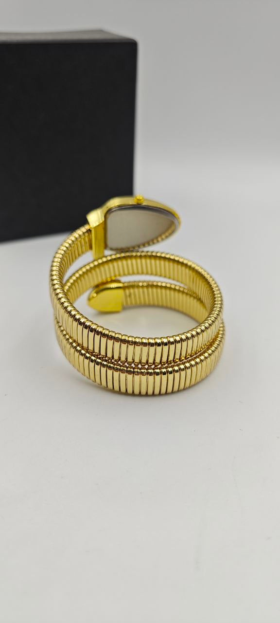 BAYAN YILAN MODEL SAAT