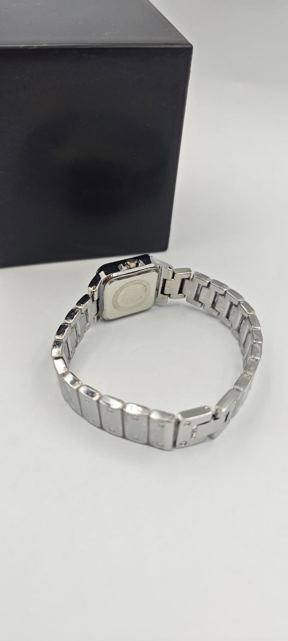 GÜMÜŞ RENK İÇİ PEMBE BAYAN SAATİ