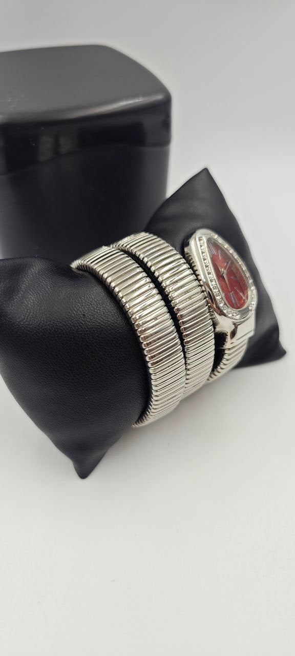 YILAN GRİ İÇİ KIRMIZI BAYAN SAAT